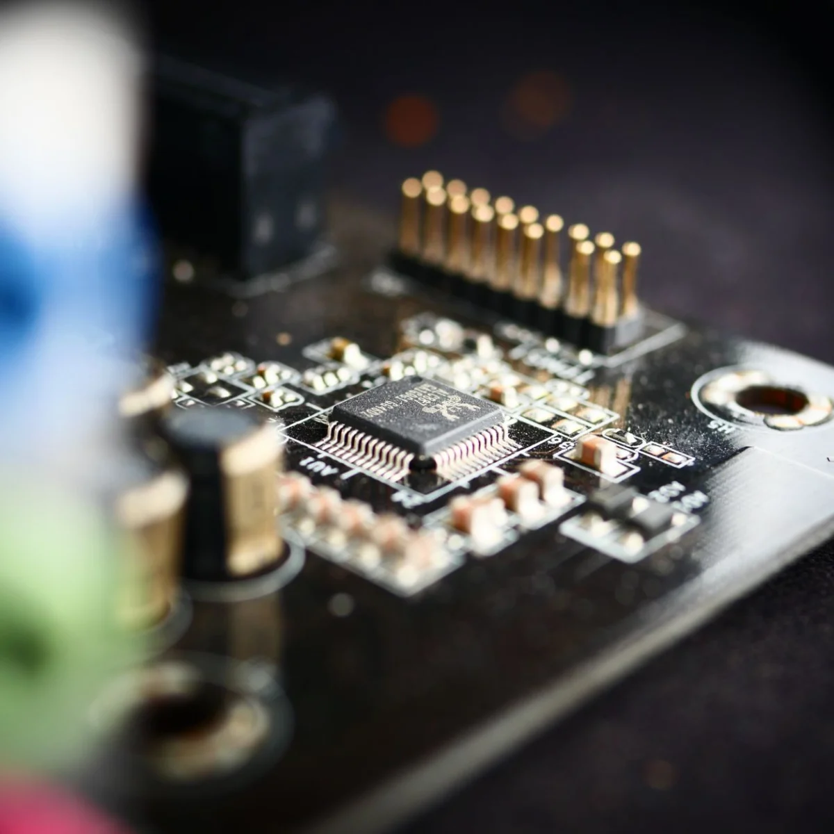 Мікропроцесор на друкованій платі як приклад архітектури RISC-V